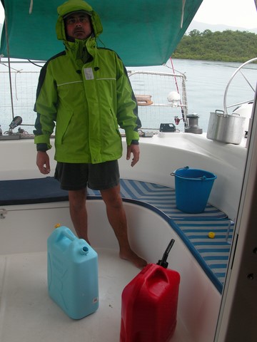 Récupération d'eau de pluie à bord du catamaran Tomneal